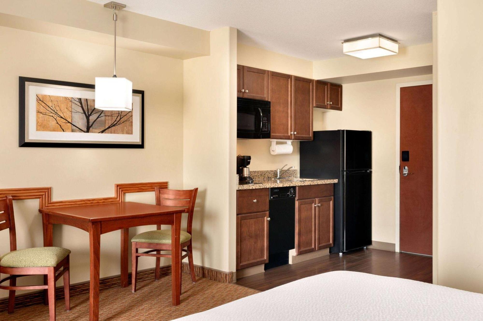 Days Inn & Suites By Wyndham Sherwood Park Edmonton Eksteriør billede