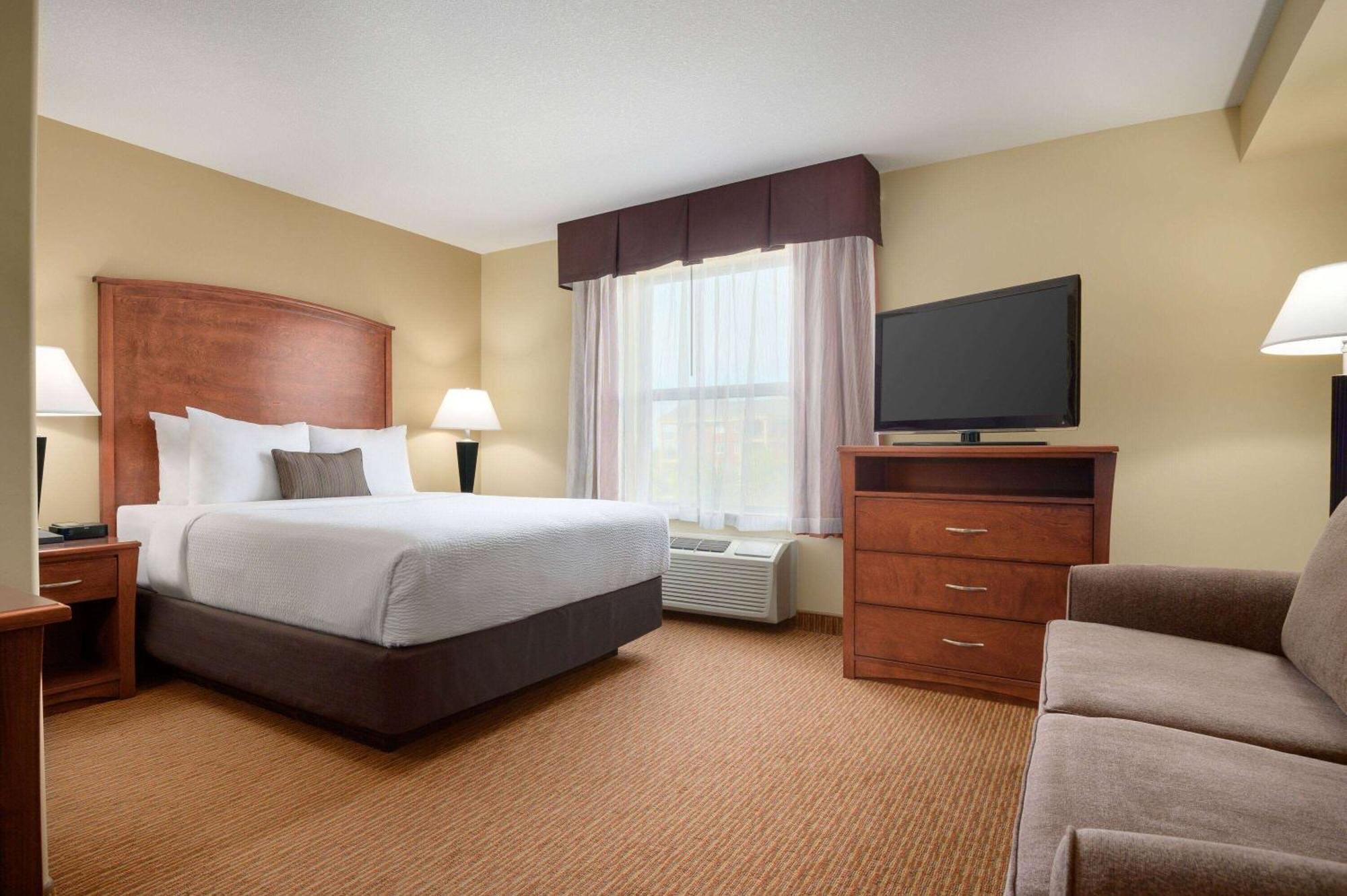 Days Inn & Suites By Wyndham Sherwood Park Edmonton Eksteriør billede