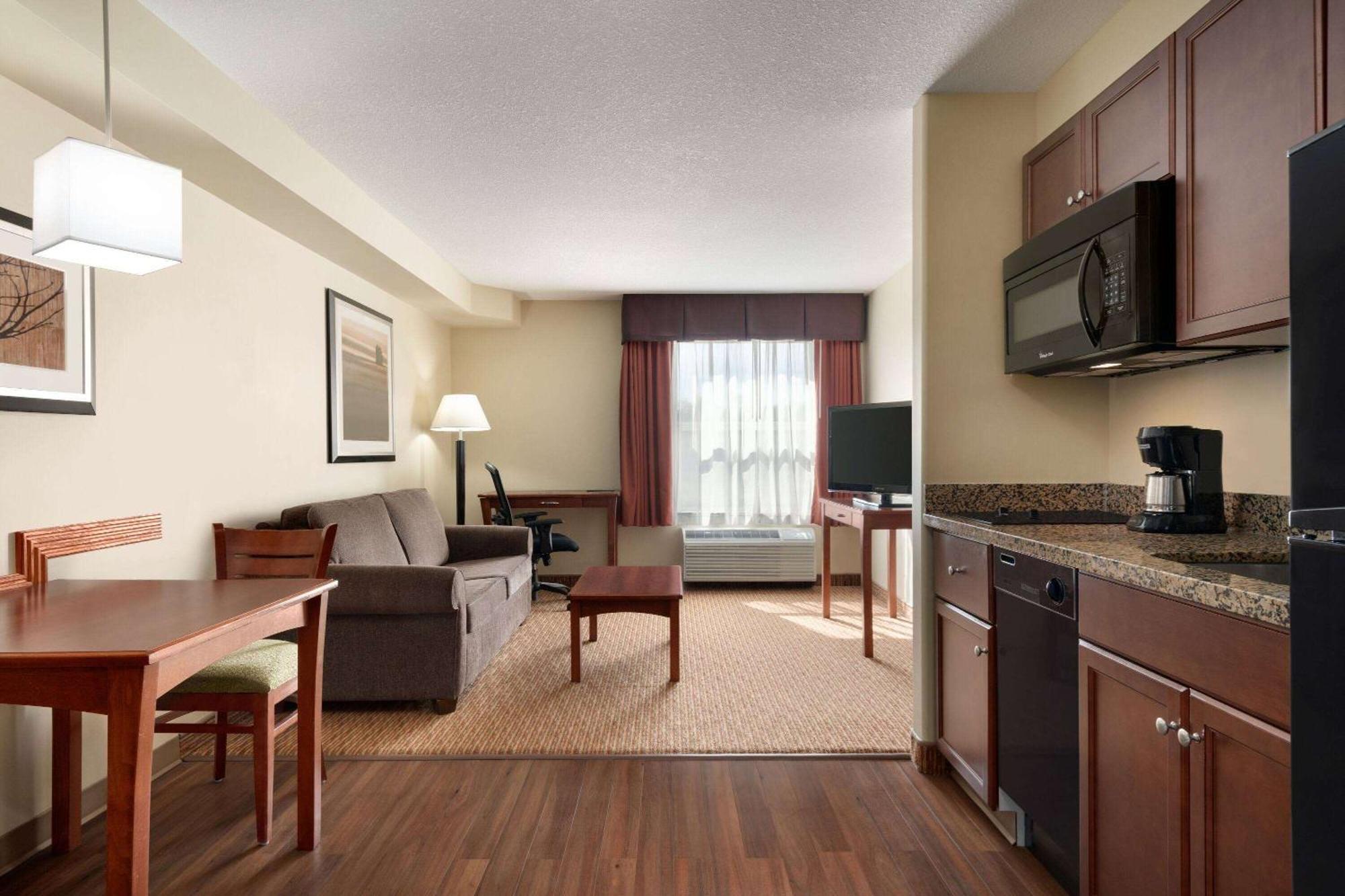 Days Inn & Suites By Wyndham Sherwood Park Edmonton Eksteriør billede