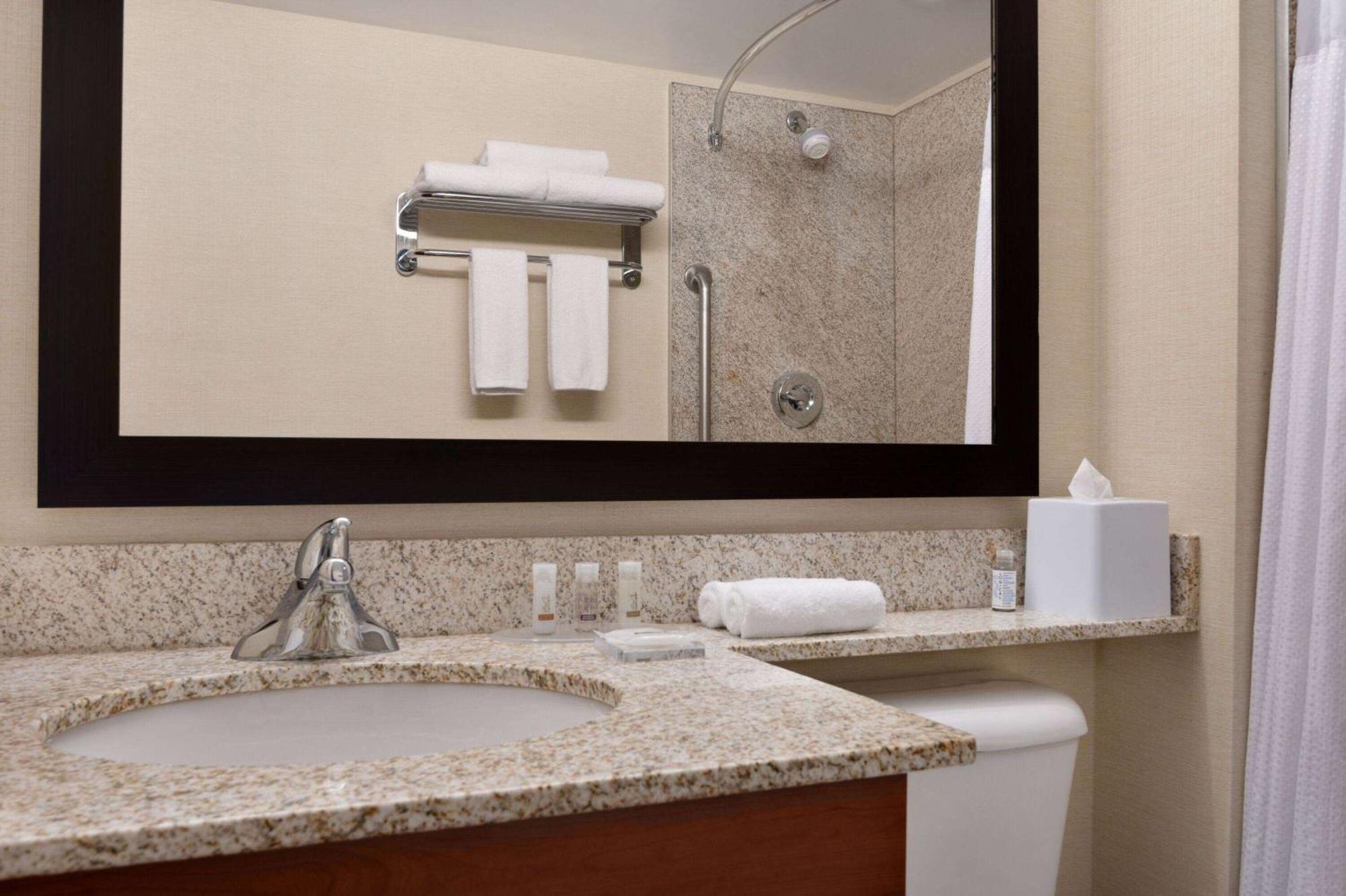 Days Inn & Suites By Wyndham Sherwood Park Edmonton Eksteriør billede