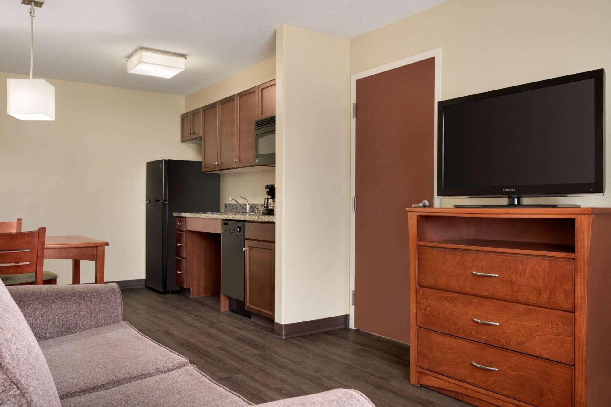 Days Inn & Suites By Wyndham Sherwood Park Edmonton Eksteriør billede